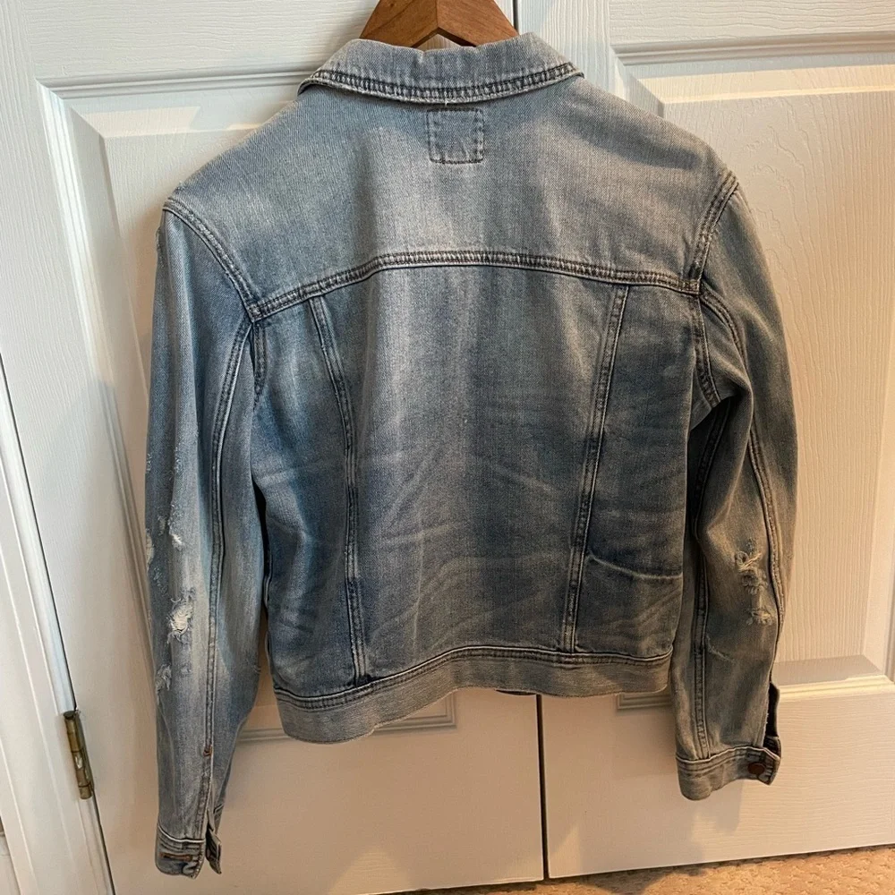 AE Distressed Denim Blue Jean Button Down Jacket Small Boxy Trucker